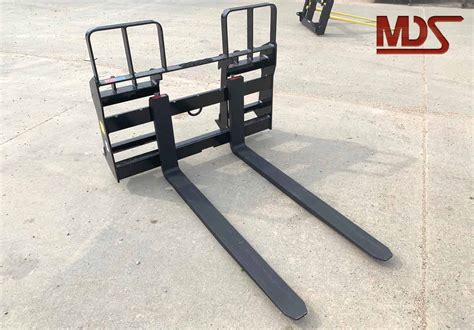 universal skid steer pallet